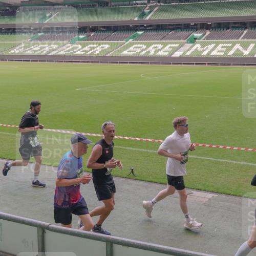 13.09.2026 - 21. swb-Marathon Bremen Michael Burmester http://msf.ph/oto/10334369 13.09.2026 13:07:59 Laufen im Stadion 132, 156, 310, 372, 489, 551, 607, 682, 716, 800, 808, 809, 831, 834, 846, 884, 911, 922, 1025, 1083, 1124, 1173, 1189, 1205, 1210, 1285, 1289, 1322, 1364, 1369, 1387, 1395, 1437, 1532, 1545, 1559, 1600, 1688, 1831, 1841, 1848, 1854, 1871, 1899, 1926, 1938, 2003, 2041, 2070, 2090, 2215, 2219, 2229, 2283, 2318, 2366, 2380, 2405, 2440, 2467, 2492, 2565, 2611, 2635, 2699, 2707, 2721, 2727, 2731, 2755, 2782, 2802, 2818, 2823, 2831, 2841, 2866, 2897, 2911, 2930, 2949, 2960, 3067 meine-sportfotos.de