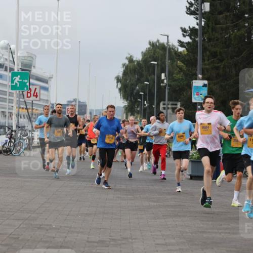 13.09.2026 - Kiel Lauf Andreas Tolksdorf http://msf.ph/oto/10334447 13.09.2026 09:52:21 Kiellinie 4, 1716, 9584, 8846, 11, 2084, 109 meine-sportfotos.de