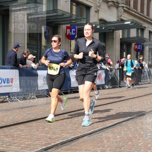 13.09.2026 - 21. swb-Marathon Bremen Strokosch-Dieckow http://msf.ph/oto/10334500 13.09.2026 11:04:15 Ziel 10160, 10245, 10481, 10526, 10711, 10755, 10877, 11114, 11214, 11215, 11248, 11364, 11366, 11410, 11592, 11705, 11720, 11740, 11761, 11991, 12009, 12929, 10182, 10291, 10390, 10403, 10516, 10607, 10613, 10659, 10671, 10672, 10720, 10726, 10912, 10913, 11149, 11221, 11318, 11319, 11336, 11470, 11471, 11511, 11539, 11618, 11720, 11726, 11909, 12001, 12103, 12113, 12140, 12260, 12276, 12392, 12433 meine-sportfotos.de