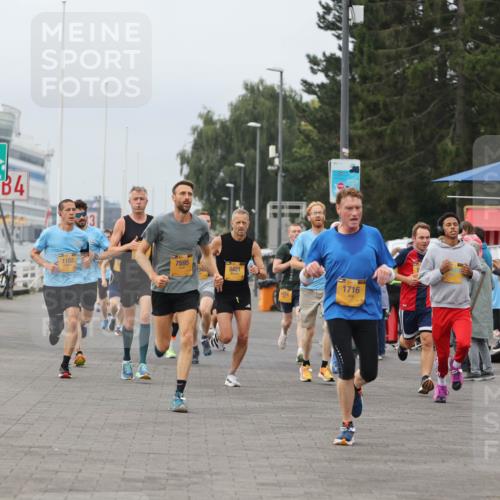 13.09.2026 - Kiel Lauf Andreas Tolksdorf http://msf.ph/oto/10334523 13.09.2026 09:52:24 Kiellinie 4, 1102, 3, 7595, 6421, 1716 meine-sportfotos.de