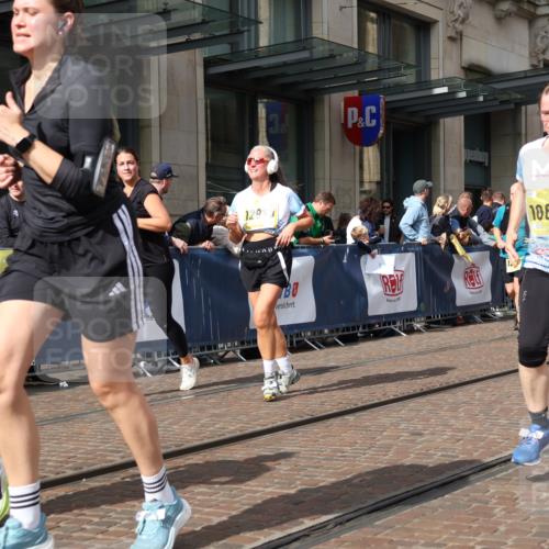 13.09.2026 - 21. swb-Marathon Bremen Strokosch-Dieckow http://msf.ph/oto/10334554 13.09.2026 11:04:16 Ziel 10160, 10245, 10283, 10481, 10526, 10711, 10755, 10877, 11114, 11214, 11215, 11248, 11364, 11366, 11410, 11592, 11705, 11740, 11761, 11991, 12009, 12929, 10182, 10291, 10390, 10516, 10607, 10613, 10659, 10671, 10672, 10720, 10726, 10912, 10913, 11221, 11318, 11319, 11336, 11470, 11471, 11539, 11618, 11720, 11726, 11909, 12001, 12103, 12113, 12140, 12260, 12276, 12392, 12433 meine-sportfotos.de