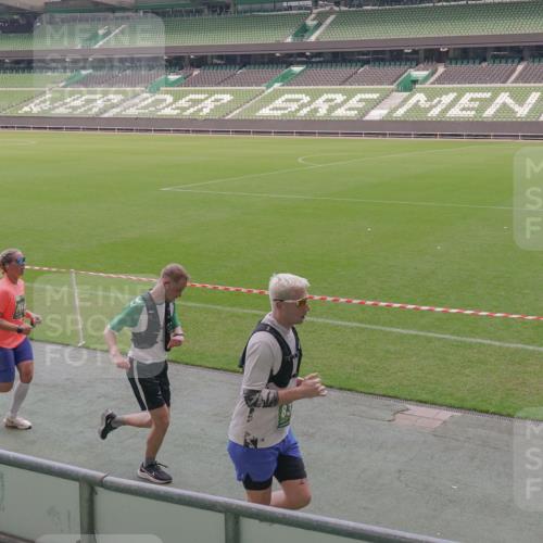 13.09.2026 - 21. swb-Marathon Bremen Michael Burmester http://msf.ph/oto/10334569 13.09.2026 13:08:29 Laufen im Stadion 132, 156, 489, 549, 551, 563, 607, 625, 682, 800, 808, 809, 813, 834, 846, 884, 911, 922, 1025, 1072, 1124, 1150, 1173, 1189, 1210, 1285, 1289, 1322, 1364, 1387, 1395, 1398, 1532, 1559, 1600, 1688, 1831, 1841, 1854, 1880, 1899, 1926, 1938, 2003, 2041, 2070, 2208, 2215, 2219, 2229, 2243, 2283, 2318, 2366, 2380, 2405, 2413, 2429, 2441, 2467, 2492, 2565, 2611, 2635, 2692, 2727, 2731, 2755, 2782, 2802, 2823, 2831, 2841, 2866, 2897, 2911, 2930, 2941, 2949, 2960, 3067 meine-sportfotos.de