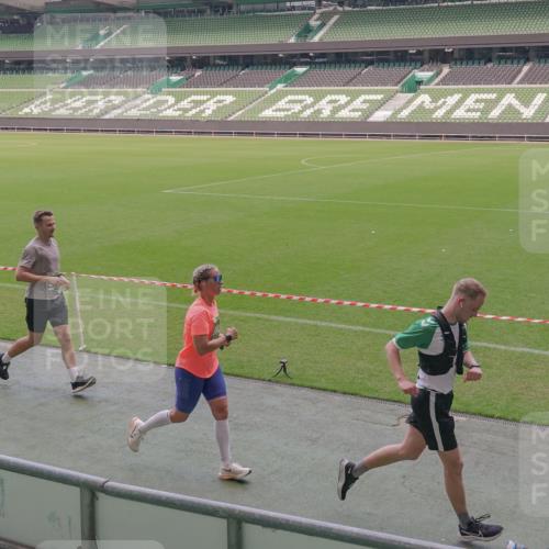 13.09.2026 - 21. swb-Marathon Bremen Michael Burmester http://msf.ph/oto/10334574 13.09.2026 13:08:30 Laufen im Stadion 132, 156, 489, 549, 551, 563, 607, 625, 682, 800, 808, 809, 813, 834, 846, 884, 911, 1025, 1072, 1124, 1150, 1173, 1189, 1210, 1285, 1289, 1322, 1364, 1387, 1395, 1398, 1532, 1559, 1600, 1688, 1831, 1841, 1854, 1880, 1899, 1926, 1938, 2003, 2041, 2070, 2208, 2215, 2219, 2229, 2243, 2283, 2318, 2366, 2380, 2405, 2413, 2429, 2441, 2467, 2492, 2565, 2611, 2635, 2692, 2727, 2731, 2755, 2782, 2802, 2823, 2831, 2841, 2866, 2897, 2911, 2930, 2941, 2949, 2960, 3067, 3437 meine-sportfotos.de