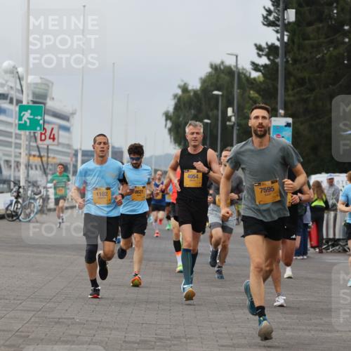 13.09.2026 - Kiel Lauf Andreas Tolksdorf http://msf.ph/oto/10334578 13.09.2026 09:52:26 Kiellinie 3, 84, 1102, 8621, 4054, 39, 7595 meine-sportfotos.de