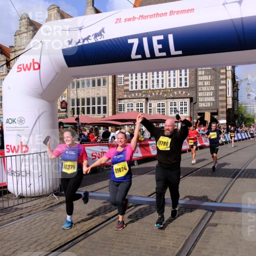 13.09.2026 - 21. swb-Marathon Bremen Tim E. http://msf.ph/oto/10334613 13.09.2026 11:06:25 Ziel 10204, 10375, 10619, 10662, 11029, 11132, 11156, 11460, 11674, 11690, 11775, 11786, 12186, 12486 meine-sportfotos.de