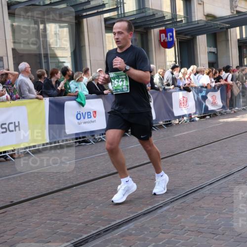 13.09.2026 - 21. swb-Marathon Bremen Strokosch-Dieckow http://msf.ph/oto/10334737 13.09.2026 13:24:26 Ziel 282, 789, 790, 972, 1516, 1582, 2280, 2761, 3015, 3375, 3524, 3994, 4198, 4262, 4277, 4973, 5328, 5572, 5664, 6360, 6626, 6807, 7854, 8636, 8853, 8881, 9264, 9541, 10069, 10071, 10097, 10103, 102, 776, 909, 1199, 1250, 2295, 2491, 3372, 4000, 4559, 5012, 5208, 5257, 5481, 5572, 5668, 5669, 5928, 5929, 5953, 6080, 6105, 7059, 7069, 7081, 7156, 7568, 8082, 8310, 8415, 8784, 9087, 9573, 9676, 9916 meine-sportfotos.de