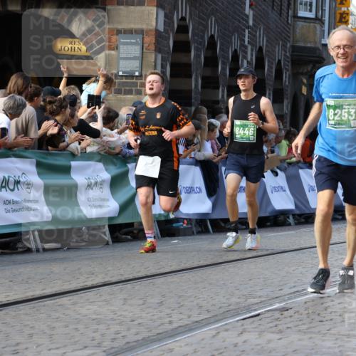 13.09.2026 - 21. swb-Marathon Bremen Strokosch-Dieckow http://msf.ph/oto/10334803 13.09.2026 13:17:27 Ziel 2052, 3246, 3706, 4156, 4805, 6624, 6704, 6759, 6953, 7284, 8111, 8418, 8858, 560, 771, 1297, 2008, 2234, 2812, 3760, 4171, 4498, 4499, 4620, 5041, 5550, 7901, 8100, 8250, 8253, 8446, 9075, 9400, 9505, 13107 meine-sportfotos.de