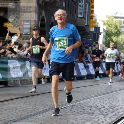 13.09.2026 - 21. swb-Marathon Bremen Strokosch-Dieckow http://msf.ph/oto/10334844 13.09.2026 13:17:28 Ziel 2052, 3246, 3706, 4156, 4805, 6624, 6704, 6759, 6953, 7284, 8111, 8418, 8858, 560, 771, 1297, 2008, 2125, 2234, 2812, 3760, 4171, 4498, 4499, 4620, 5041, 5550, 5817, 7901, 8100, 8250, 8446, 9075, 9400, 9505, 13107 meine-sportfotos.de
