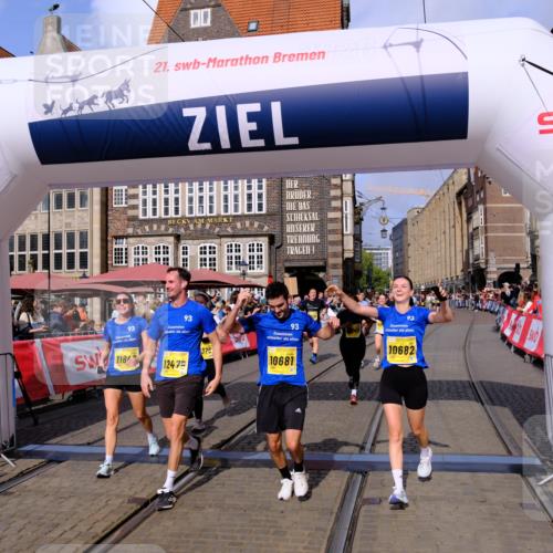 13.09.2026 - 21. swb-Marathon Bremen Tim E. http://msf.ph/oto/10334927 13.09.2026 11:06:35 Ziel 10375, 10376, 10681, 10682, 10852, 10853, 11028, 11029, 11340, 11374, 11432, 11460, 11674, 11690, 11729, 11786, 11849, 12217, 12479 meine-sportfotos.de
