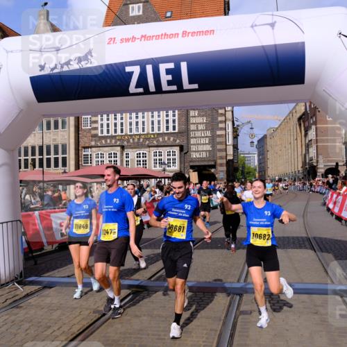 13.09.2026 - 21. swb-Marathon Bremen Tim E. http://msf.ph/oto/10334939 13.09.2026 11:06:35 Ziel 10375, 10376, 10681, 10682, 10852, 10853, 11028, 11029, 11340, 11374, 11432, 11460, 11674, 11690, 11729, 11786, 11849, 12217, 12479 meine-sportfotos.de