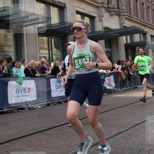 13.09.2026 - 21. swb-Marathon Bremen Strokosch-Dieckow http://msf.ph/oto/10334943 13.09.2026 13:24:34 Ziel 282, 972, 1264, 1516, 2280, 2761, 3015, 4113, 4198, 4262, 4277, 4507, 4973, 5328, 5664, 6079, 6360, 6544, 6626, 6807, 6943, 7409, 7854, 8853, 9152, 9541, 10103, 789, 790, 1250, 1582, 2295, 2491, 3375, 3524, 3994, 4000, 4559, 5572, 5668, 5669, 5928, 5929, 5953, 6080, 7069, 7081, 7156, 7568, 8310, 8415, 8636, 8784, 8881, 9264, 9573, 9676, 9916, 10069, 10071, 10097 meine-sportfotos.de