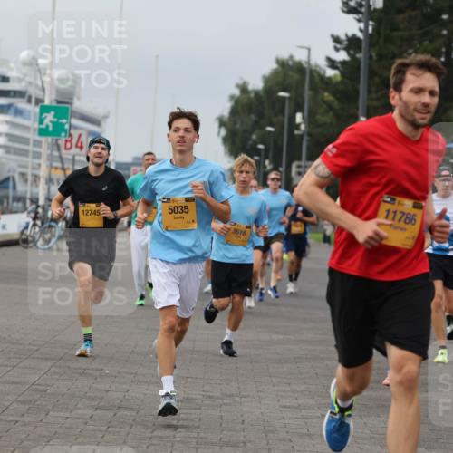 13.09.2026 - Kiel Lauf Andreas Tolksdorf http://msf.ph/oto/10334953 13.09.2026 09:52:46 Kiellinie 12699, 34, 12745, 38, 5035, 3518, 11786, 9 meine-sportfotos.de