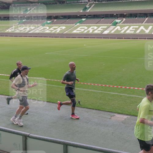 13.09.2026 - 21. swb-Marathon Bremen Michael Burmester http://msf.ph/oto/10334989 13.09.2026 13:09:17 Laufen im Stadion 164, 383, 391, 448, 532, 549, 551, 563, 625, 800, 808, 813, 869, 884, 898, 1025, 1072, 1124, 1150, 1180, 1285, 1289, 1395, 1398, 1559, 1688, 1831, 1880, 1899, 2041, 2208, 2215, 2229, 2232, 2243, 2366, 2380, 2413, 2429, 2441, 2467, 2471, 2525, 2573, 2594, 2611, 2635, 2692, 2714, 2717, 2727, 2782, 2785, 2823, 2841, 2866, 2897, 2920, 2930, 2931, 2941, 3032, 3063, 3067, 3086, 3291, 3316, 3333, 3398, 3437, 3707, 3769, 3857, 109 meine-sportfotos.de