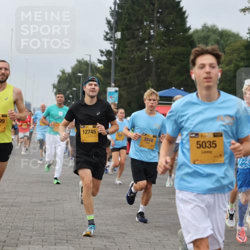 13.09.2026 - Kiel Lauf Andreas Tolksdorf http://msf.ph/oto/10334994 13.09.2026 09:52:48 Kiellinie 38, 12699, 38, 12745, 3518, 5035, 2303 meine-sportfotos.de