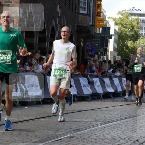 13.09.2026 - 21. swb-Marathon Bremen Strokosch-Dieckow http://msf.ph/oto/10335099 13.09.2026 13:17:34 Ziel 842, 2052, 3148, 4156, 4805, 6095, 6624, 6734, 6759, 6953, 7284, 8111, 8418, 8858, 771, 1297, 2125, 2234, 2812, 3051, 3760, 4286, 4374, 4498, 4499, 4620, 5530, 5817, 8250, 9400, 9505, 13107 meine-sportfotos.de