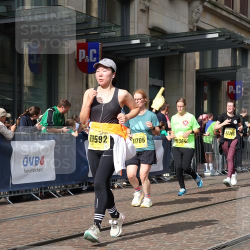 13.09.2026 - 21. swb-Marathon Bremen Strokosch-Dieckow http://msf.ph/oto/10335109 13.09.2026 11:04:32 Ziel 10198, 10283, 10315, 10465, 10481, 10729, 10741, 10850, 10855, 10856, 10940, 10975, 11006, 11114, 11133, 11272, 11364, 11366, 11395, 11518, 11592, 11705, 11757, 11939, 12005, 12235, 12420, 12493, 12495, 12498, 12500, 12502, 12522, 12563, 10160, 10182, 10245, 10291, 10526, 10613, 10711, 10755, 10877, 11114, 11214, 11215, 11221, 11248, 11336, 11410, 11720, 11740, 11761, 11991, 12009, 12929 meine-sportfotos.de
