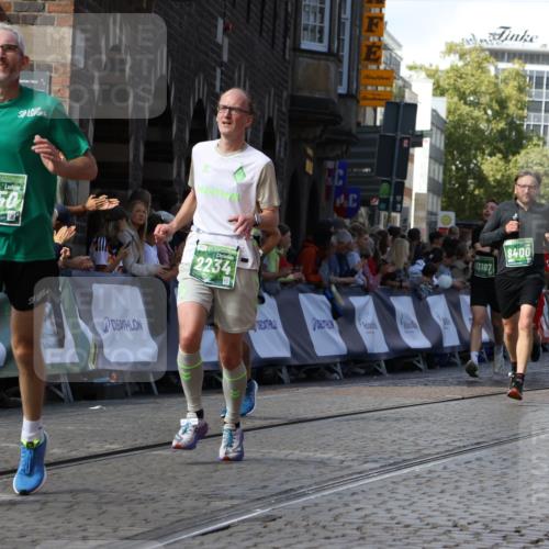 13.09.2026 - 21. swb-Marathon Bremen Strokosch-Dieckow http://msf.ph/oto/10335111 13.09.2026 13:17:34 Ziel 842, 2052, 3148, 4156, 4805, 6095, 6624, 6734, 6759, 6953, 7284, 8111, 8418, 8858, 771, 1297, 2125, 2234, 2812, 3051, 3760, 4286, 4374, 4498, 4499, 4620, 5530, 5817, 8250, 9400, 9505, 13107 meine-sportfotos.de