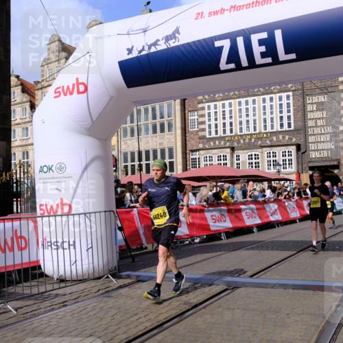 13.09.2026 - 21. swb-Marathon Bremen Tim E. http://msf.ph/oto/10335149 13.09.2026 11:06:50 Ziel 10323, 10654, 10795, 10849, 10852, 10853, 10989, 11021, 11028, 11240, 11374, 11432, 11729, 12217, 12485 meine-sportfotos.de