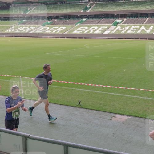 13.09.2026 - 21. swb-Marathon Bremen Michael Burmester http://msf.ph/oto/10335167 13.09.2026 13:09:35 Laufen im Stadion 164, 383, 391, 448, 532, 549, 551, 563, 625, 813, 869, 884, 898, 1025, 1072, 1124, 1150, 1180, 1289, 1398, 1559, 1688, 1855, 1867, 1880, 1899, 2041, 2208, 2229, 2232, 2243, 2268, 2380, 2413, 2429, 2441, 2467, 2471, 2525, 2530, 2553, 2573, 2594, 2635, 2692, 2714, 2717, 2727, 2785, 2823, 2841, 2897, 2920, 2930, 2931, 2941, 3032, 3063, 3067, 3086, 3122, 3291, 3316, 3333, 3398, 3437, 3707, 3769, 3857, 109 meine-sportfotos.de