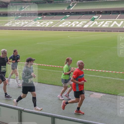 13.09.2026 - 21. swb-Marathon Bremen Michael Burmester http://msf.ph/oto/10335248 13.09.2026 13:09:46 Laufen im Stadion 164, 383, 391, 448, 532, 549, 563, 625, 813, 869, 898, 1025, 1072, 1124, 1150, 1180, 1289, 1398, 1559, 1855, 1867, 1880, 1894, 1899, 2041, 2202, 2208, 2229, 2232, 2243, 2268, 2284, 2339, 2342, 2380, 2413, 2429, 2441, 2467, 2471, 2525, 2530, 2553, 2573, 2594, 2682, 2692, 2714, 2717, 2727, 2785, 2823, 2841, 2897, 2920, 2930, 2931, 2932, 2941, 3032, 3063, 3067, 3086, 3089, 3122, 3291, 3316, 3333, 3370, 3398, 3410, 3437, 3707, 3769, 3857, 109 meine-sportfotos.de