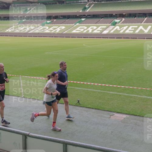 13.09.2026 - 21. swb-Marathon Bremen Michael Burmester http://msf.ph/oto/10335282 13.09.2026 13:09:52 Laufen im Stadion 164, 383, 391, 448, 532, 549, 563, 625, 813, 869, 898, 1025, 1072, 1124, 1150, 1180, 1398, 1559, 1738, 1855, 1867, 1880, 1894, 1967, 2202, 2208, 2232, 2243, 2268, 2284, 2339, 2342, 2380, 2413, 2429, 2441, 2467, 2471, 2525, 2530, 2553, 2573, 2594, 2654, 2682, 2692, 2714, 2717, 2785, 2819, 2823, 2841, 2897, 2920, 2930, 2931, 2932, 2941, 3032, 3063, 3067, 3086, 3089, 3122, 3208, 3291, 3316, 3333, 3370, 3398, 3410, 3437, 3707, 3769, 3857, 109 meine-sportfotos.de