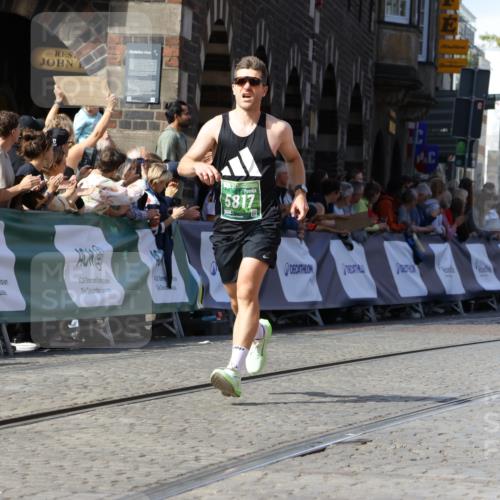 13.09.2026 - 21. swb-Marathon Bremen Strokosch-Dieckow http://msf.ph/oto/10335341 13.09.2026 13:17:42 Ziel 560, 842, 3148, 4805, 6095, 6734, 6759, 6803, 8253, 8446, 8532, 8714, 9075, 948, 1797, 2001, 2125, 3051, 3192, 4286, 4374, 5530, 5817, 5935, 8869, 9595, 9596, 9837, 13041 meine-sportfotos.de