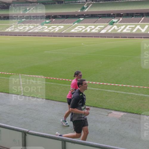 13.09.2026 - 21. swb-Marathon Bremen Michael Burmester http://msf.ph/oto/10335351 13.09.2026 13:10:01 Laufen im Stadion 164, 373, 383, 391, 448, 532, 549, 563, 581, 625, 813, 869, 898, 1025, 1072, 1150, 1180, 1398, 1738, 1855, 1867, 1880, 1894, 1967, 2202, 2208, 2232, 2243, 2268, 2284, 2333, 2339, 2342, 2380, 2413, 2429, 2432, 2441, 2467, 2471, 2525, 2530, 2553, 2573, 2594, 2654, 2682, 2692, 2714, 2717, 2785, 2819, 2823, 2841, 2920, 2931, 2932, 2941, 3032, 3063, 3086, 3089, 3122, 3174, 3208, 3291, 3316, 3333, 3370, 3398, 3410, 3437, 3470, 3707, 3769, 3857, 109 meine-sportfotos.de