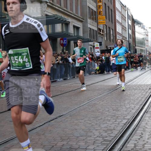 13.09.2026 - 21. swb-Marathon Bremen Strokosch-Dieckow http://msf.ph/oto/10335367 13.09.2026 13:24:48 Ziel 972, 1080, 1119, 1166, 1264, 1436, 1448, 2322, 2761, 3105, 3187, 4091, 4113, 4459, 4507, 4918, 4973, 6079, 6113, 6360, 6544, 6943, 7306, 7326, 7409, 7854, 8245, 9036, 9073, 9152, 9360, 9493, 13088, 282, 789, 790, 1516, 1582, 2280, 3015, 3375, 3524, 3994, 4198, 4262, 4277, 5328, 5572, 5664, 5953, 6080, 6626, 6807, 7568, 8310, 8636, 8853, 8881, 9264, 9541, 9676, 10069, 10071, 10097, 10103 meine-sportfotos.de