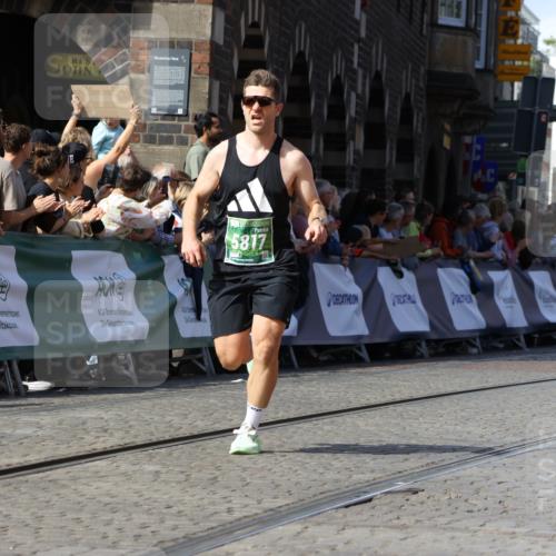 13.09.2026 - 21. swb-Marathon Bremen Strokosch-Dieckow http://msf.ph/oto/10335369 13.09.2026 13:17:43 Ziel 560, 842, 2008, 3148, 4805, 5550, 6095, 6734, 6759, 6803, 8100, 8253, 8446, 8532, 8714, 9075, 948, 1797, 2001, 2634, 3051, 3192, 4286, 4374, 5530, 5935, 8805, 8869, 9595, 9596, 9837, 13041 meine-sportfotos.de