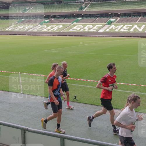 13.09.2026 - 21. swb-Marathon Bremen Michael Burmester http://msf.ph/oto/10335370 13.09.2026 13:10:02 Laufen im Stadion 164, 373, 383, 391, 448, 532, 549, 563, 581, 625, 813, 869, 898, 1025, 1072, 1150, 1180, 1398, 1738, 1855, 1867, 1880, 1894, 1967, 2202, 2208, 2232, 2243, 2268, 2284, 2333, 2339, 2342, 2380, 2413, 2429, 2432, 2441, 2467, 2471, 2525, 2530, 2553, 2573, 2594, 2654, 2682, 2692, 2714, 2717, 2784, 2785, 2819, 2823, 2841, 2920, 2931, 2932, 2941, 3032, 3063, 3086, 3089, 3122, 3174, 3207, 3208, 3291, 3316, 3333, 3370, 3398, 3410, 3437, 3470, 3707, 3769, 3857, 109 meine-sportfotos.de
