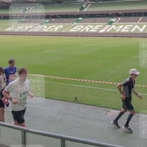 13.09.2026 - 21. swb-Marathon Bremen Michael Burmester http://msf.ph/oto/10335393 13.09.2026 13:10:05 Laufen im Stadion 164, 373, 383, 391, 448, 532, 549, 563, 581, 625, 813, 869, 898, 1025, 1072, 1150, 1180, 1398, 1738, 1855, 1867, 1880, 1894, 1967, 2202, 2208, 2232, 2243, 2268, 2284, 2333, 2339, 2342, 2413, 2429, 2432, 2441, 2471, 2525, 2530, 2553, 2573, 2594, 2654, 2682, 2692, 2714, 2717, 2784, 2785, 2819, 2823, 2920, 2931, 2932, 2941, 3026, 3032, 3063, 3086, 3089, 3122, 3174, 3207, 3208, 3291, 3316, 3333, 3370, 3398, 3410, 3437, 3470, 3707, 3769, 3857, 109 meine-sportfotos.de