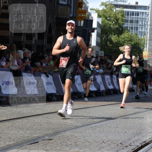13.09.2026 - 21. swb-Marathon Bremen Strokosch-Dieckow http://msf.ph/oto/10335395 13.09.2026 13:17:45 Ziel 560, 842, 2008, 3148, 4171, 4805, 5041, 5550, 6095, 6734, 6803, 7901, 8100, 8253, 8446, 8532, 8714, 9075, 948, 1631, 1797, 2001, 2634, 3051, 3192, 4286, 4374, 5530, 5935, 8805, 8869, 9595, 9596, 9837, 13041 meine-sportfotos.de