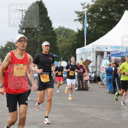 13.09.2026 - Kiel Lauf Andreas Tolksdorf http://msf.ph/oto/10335403 13.09.2026 09:53:06 Kiellinie 10780, 8683, 5624 meine-sportfotos.de