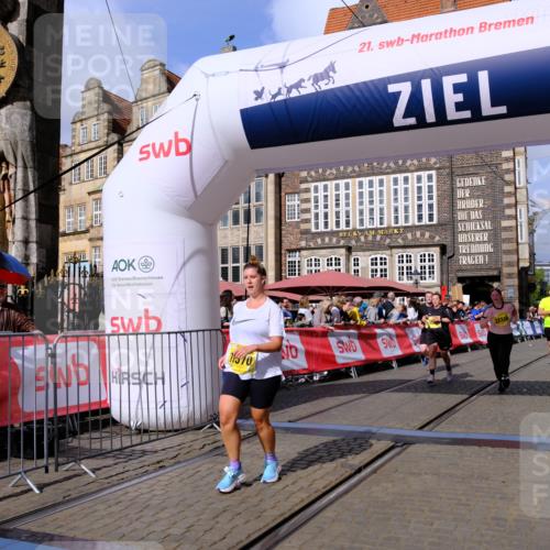 13.09.2026 - 21. swb-Marathon Bremen Tim E. http://msf.ph/oto/10335428 13.09.2026 11:07:02 Ziel 10323, 10378, 10654, 10663, 10795, 10849, 10989, 11021, 11066, 11370, 12124, 12146, 12219, 12249 meine-sportfotos.de