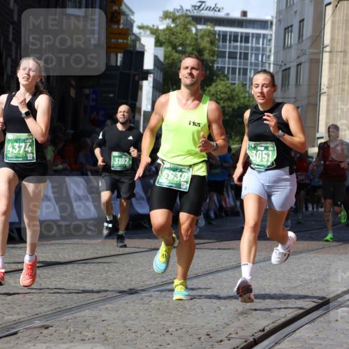 13.09.2026 - 21. swb-Marathon Bremen Strokosch-Dieckow http://msf.ph/oto/10335488 13.09.2026 13:17:47 Ziel 560, 842, 2008, 3148, 4171, 5041, 5550, 6095, 6734, 6803, 7901, 8100, 8250, 8253, 8446, 8532, 8714, 9075, 948, 1631, 1797, 2001, 2634, 3051, 3192, 4286, 4374, 5530, 5935, 5948, 6290, 6448, 8805, 8869, 9595, 9596, 9837, 13041 meine-sportfotos.de