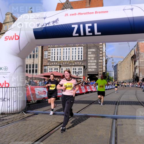 13.09.2026 - 21. swb-Marathon Bremen Tim E. http://msf.ph/oto/10335495 13.09.2026 11:07:04 Ziel 10323, 10378, 10654, 10663, 10795, 10849, 10989, 11066, 11370, 12124, 12146, 12219, 12249 meine-sportfotos.de