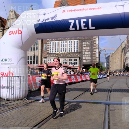 13.09.2026 - 21. swb-Marathon Bremen Tim E. http://msf.ph/oto/10335520 13.09.2026 11:07:04 Ziel 10323, 10378, 10654, 10663, 10795, 10849, 10989, 11066, 11370, 12124, 12146, 12219, 12249 meine-sportfotos.de