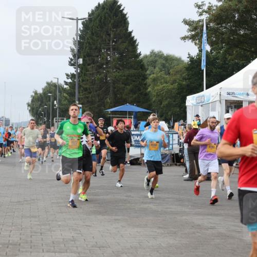 13.09.2026 - Kiel Lauf Andreas Tolksdorf http://msf.ph/oto/10335548 13.09.2026 09:53:13 Kiellinie 2072, 8582, 8761, 1300, 4744 meine-sportfotos.de