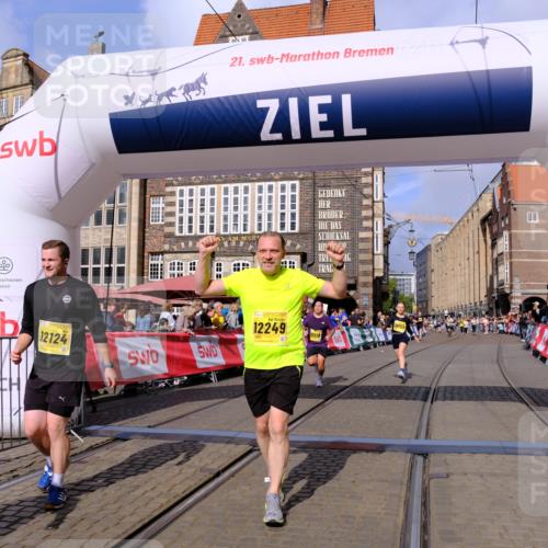 13.09.2026 - 21. swb-Marathon Bremen Tim E. http://msf.ph/oto/10335600 13.09.2026 11:07:06 Ziel 10323, 10378, 10663, 10795, 10989, 11066, 11370, 12124, 12146, 12219, 12249 meine-sportfotos.de