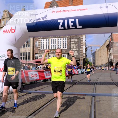 13.09.2026 - 21. swb-Marathon Bremen Tim E. http://msf.ph/oto/10335611 13.09.2026 11:07:06 Ziel 10323, 10378, 10663, 10795, 10989, 11066, 11370, 12124, 12146, 12219, 12249 meine-sportfotos.de