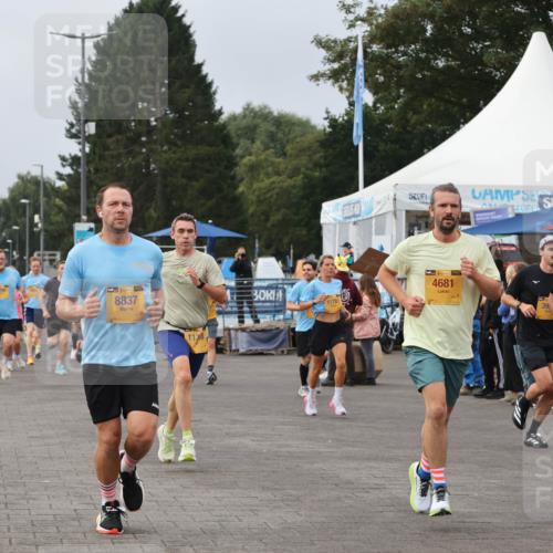13.09.2026 - Kiel Lauf Andreas Tolksdorf http://msf.ph/oto/10335613 13.09.2026 09:53:16 Kiellinie 341, 8, 3, 8837, 1138, 11781, 4681, 39 meine-sportfotos.de