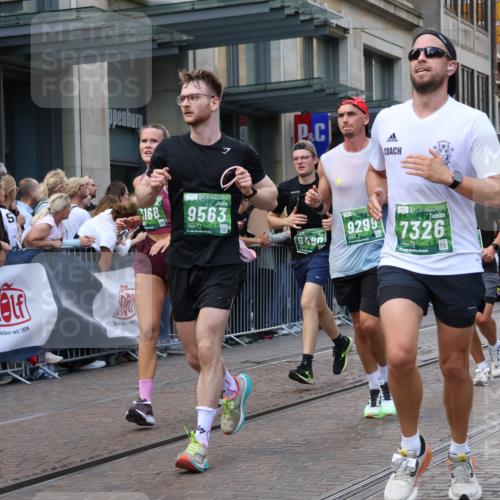 13.09.2026 - 21. swb-Marathon Bremen Strokosch-Dieckow http://msf.ph/oto/10335687 13.09.2026 13:25:01 Ziel 260, 1080, 1119, 1166, 1436, 1448, 1650, 1658, 2046, 2322, 3105, 3168, 3187, 4294, 4459, 4918, 5814, 6113, 6380, 7252, 7306, 7326, 8245, 8357, 8695, 8769, 9036, 9073, 9299, 9360, 9460, 9468, 9493, 9563, 13025, 13088, 282, 972, 1080, 1264, 1516, 2280, 2322, 2761, 3015, 4091, 4113, 4198, 4262, 4277, 4507, 4918, 4973, 5328, 5664, 6079, 6360, 6544, 6626, 6807, 6943, 7409, 7854, 8245, 8853, 9152, 9541, 10103 meine-sportfotos.de