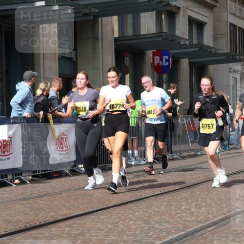 13.09.2026 - 21. swb-Marathon Bremen Strokosch-Dieckow http://msf.ph/oto/10335699 13.09.2026 11:04:42 Ziel 10198, 10315, 10370, 10465, 10718, 10729, 10741, 10800, 10850, 10855, 10856, 10940, 10975, 11006, 11105, 11133, 11272, 11281, 11395, 11518, 11584, 11722, 11757, 11900, 11939, 12002, 12005, 12064, 12099, 12235, 12335, 12420, 12493, 12495, 12498, 12500, 12502, 12522, 12563, 10160, 10198, 10245, 10283, 10481, 10526, 10711, 10755, 10877, 10940, 11114, 11214, 11215, 11248, 11364, 11366, 11410, 11592, 11705, 11740, 11761, 11991, 12005, 12009, 12929 meine-sportfotos.de