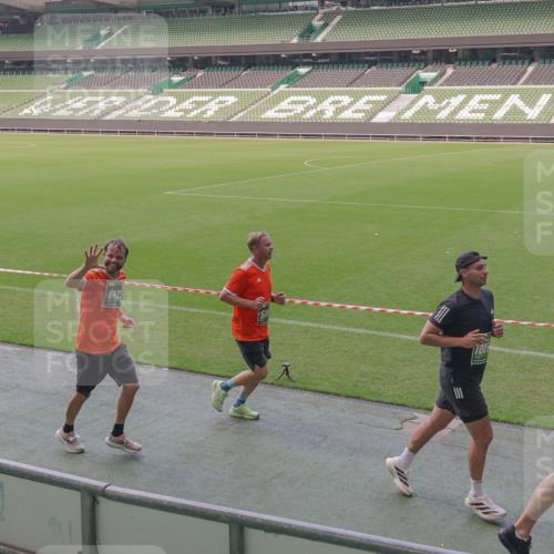 13.09.2026 - 21. swb-Marathon Bremen Michael Burmester http://msf.ph/oto/10335709 13.09.2026 13:10:43 Laufen im Stadion 164, 265, 373, 383, 391, 448, 532, 581, 869, 898, 984, 1180, 1738, 1855, 1867, 1894, 1952, 1967, 2202, 2232, 2268, 2281, 2284, 2299, 2330, 2333, 2339, 2342, 2432, 2443, 2471, 2525, 2530, 2531, 2553, 2573, 2589, 2594, 2654, 2669, 2682, 2714, 2717, 2784, 2785, 2804, 2819, 2836, 2920, 2931, 2932, 3026, 3032, 3063, 3086, 3089, 3122, 3159, 3174, 3207, 3208, 3291, 3316, 3333, 3352, 3370, 3398, 3409, 3410, 3470, 3549, 3707, 3769, 3857, 109 meine-sportfotos.de