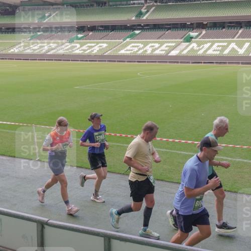 13.09.2026 - 21. swb-Marathon Bremen Michael Burmester http://msf.ph/oto/10335738 13.09.2026 13:10:45 Laufen im Stadion 164, 265, 373, 391, 448, 532, 581, 869, 898, 984, 1180, 1738, 1855, 1867, 1894, 1952, 1967, 2202, 2232, 2268, 2281, 2284, 2299, 2330, 2333, 2339, 2342, 2432, 2443, 2471, 2525, 2530, 2531, 2553, 2573, 2589, 2594, 2654, 2669, 2682, 2714, 2717, 2784, 2785, 2804, 2819, 2836, 2920, 2932, 3026, 3032, 3063, 3086, 3089, 3122, 3159, 3174, 3207, 3208, 3291, 3316, 3333, 3352, 3370, 3398, 3409, 3410, 3470, 3549, 3707, 3769, 109, 551 meine-sportfotos.de