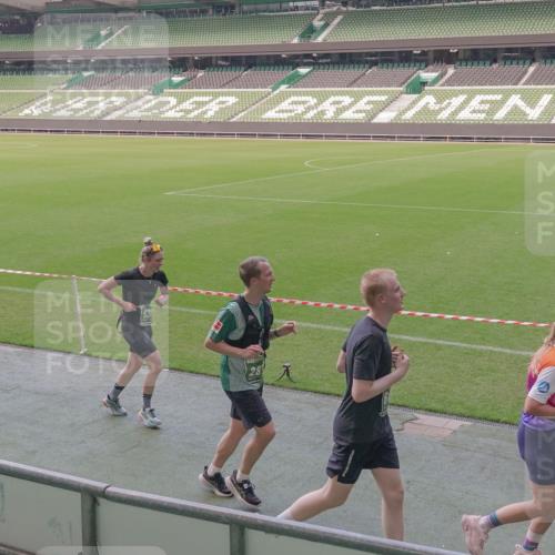 13.09.2026 - 21. swb-Marathon Bremen Michael Burmester http://msf.ph/oto/10335750 13.09.2026 13:10:46 Laufen im Stadion 164, 265, 373, 391, 448, 532, 581, 869, 898, 984, 1180, 1738, 1855, 1867, 1894, 1952, 1967, 2202, 2232, 2268, 2281, 2284, 2299, 2330, 2333, 2339, 2342, 2432, 2443, 2471, 2525, 2530, 2531, 2553, 2573, 2589, 2594, 2654, 2669, 2682, 2714, 2717, 2784, 2785, 2804, 2819, 2836, 2920, 2932, 3026, 3032, 3063, 3086, 3089, 3122, 3159, 3174, 3207, 3208, 3291, 3316, 3333, 3352, 3370, 3398, 3409, 3410, 3470, 3549, 3707, 3769, 109, 551 meine-sportfotos.de