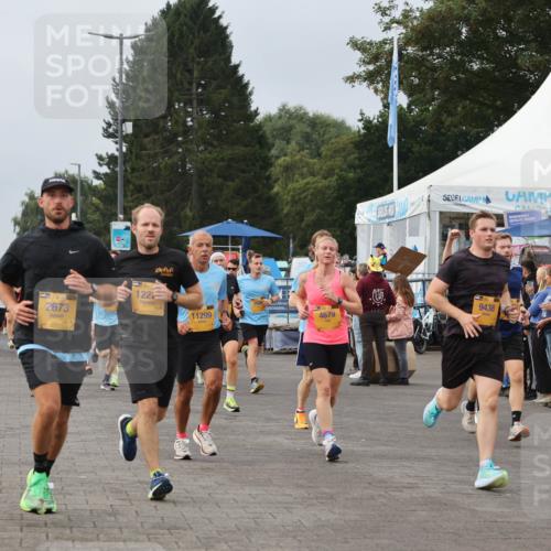 13.09.2026 - Kiel Lauf Andreas Tolksdorf http://msf.ph/oto/10335751 13.09.2026 09:53:20 Kiellinie 4, 2673, 122, 9438, 11299, 4679, 3298 meine-sportfotos.de