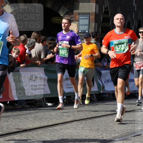 13.09.2026 - 21. swb-Marathon Bremen Strokosch-Dieckow http://msf.ph/oto/10335767 13.09.2026 13:18:02 Ziel 560, 771, 1297, 2008, 2125, 2234, 2812, 3051, 3192, 3760, 4171, 4286, 4374, 4498, 4499, 4620, 5041, 5530, 5550, 5817, 7901, 8100, 8250, 9400, 9505, 13107, 1872, 2260, 2671, 3241, 3458, 3514, 3634, 4131, 4733, 5292, 5695, 6152, 7954, 8094, 8943, 8944, 9134, 9609, 10065 meine-sportfotos.de