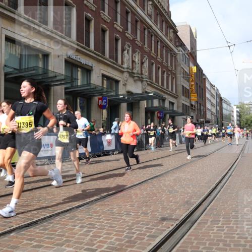 13.09.2026 - 21. swb-Marathon Bremen Strokosch-Dieckow http://msf.ph/oto/10335823 13.09.2026 11:04:44 Ziel 10315, 10370, 10465, 10718, 10729, 10741, 10800, 10850, 10855, 10856, 10975, 10995, 11102, 11105, 11133, 11157, 11218, 11272, 11281, 11395, 11518, 11584, 11616, 11722, 11757, 11900, 11939, 12002, 12064, 12099, 12235, 12335, 12420, 12493, 12495, 12498, 12500, 12502, 12522, 12563, 10160, 10198, 10245, 10283, 10481, 10711, 10755, 10877, 10940, 11006, 11114, 11248, 11364, 11366, 11410, 11592, 11705, 11761, 11991, 12005, 12009, 12929 meine-sportfotos.de