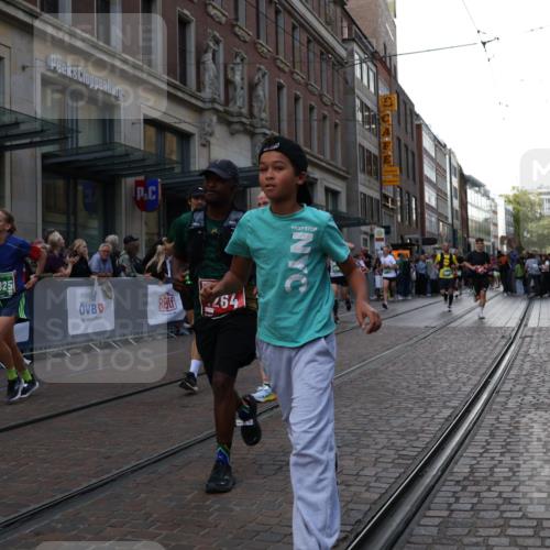 13.09.2026 - 21. swb-Marathon Bremen Strokosch-Dieckow http://msf.ph/oto/10335831 13.09.2026 13:25:05 Ziel 209, 260, 1119, 1436, 1650, 1658, 2046, 3168, 3187, 4294, 4459, 5755, 5814, 6113, 6380, 7252, 7306, 7326, 8357, 8545, 8695, 8769, 9036, 9299, 9460, 9468, 9506, 9563, 13025, 972, 1080, 1166, 1264, 1448, 2322, 2761, 3015, 3105, 4091, 4113, 4198, 4262, 4507, 4918, 4973, 5664, 6079, 6360, 6544, 6807, 6943, 7409, 7854, 8245, 8853, 9073, 9152, 9360, 9493, 10103, 13088 meine-sportfotos.de